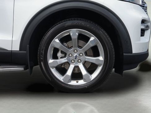 Used 2020 Ford Explorer Platinum w/ Premium Technology Package AWD/4WD image 4
