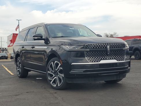 New 2026 Lincoln Navigator L Reserve AWD/4WD image 1