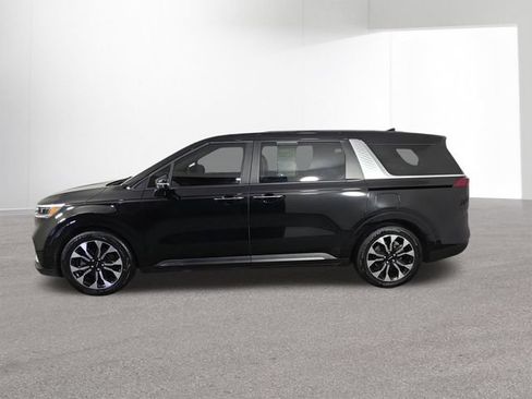 Used 2024 Kia Carnival EX FWD image 14