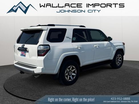 Used 2018 Toyota 4Runner TRD Off-Road Premium AWD/4WD image 5
