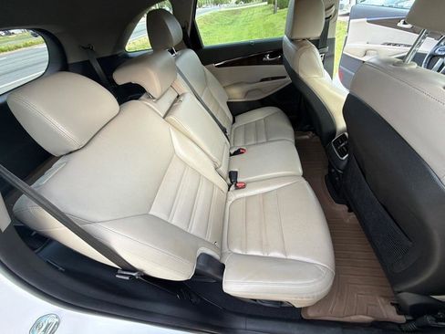 Used 2018 Kia Sorento EX FWD image 29