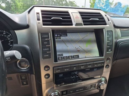 Used 2020 Lexus GX 460 Premium w/ Premium Package AWD/4WD image 14