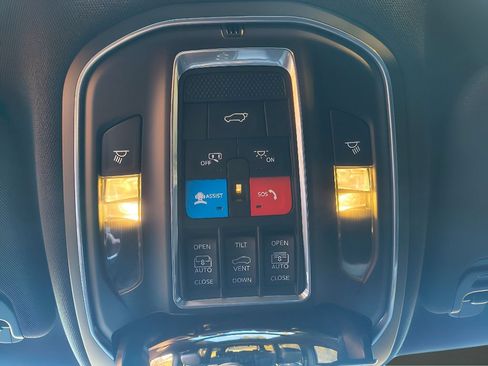 Used 2024 Jeep Wagoneer Series II RWD image 31
