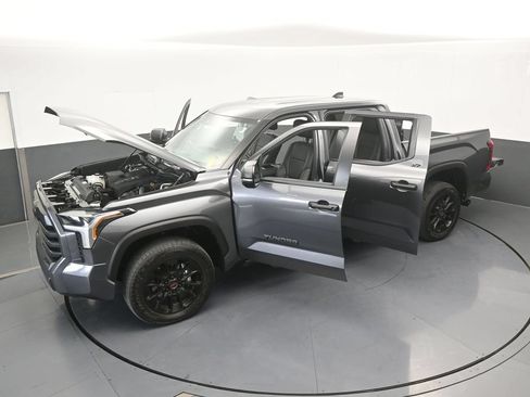 Used 2025 Toyota Tundra SR5 w/ SR5 Convenience Package AWD/4WD image 61