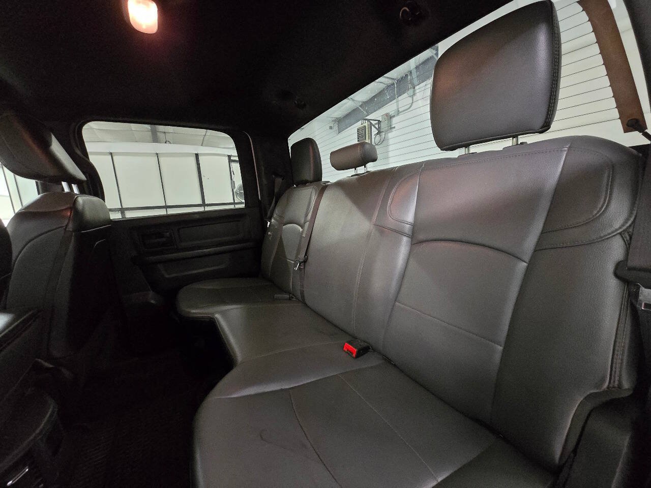 Used 2022 RAM 2500 Tradesman w/ Chrome Appearance Group AWD/4WD image 13