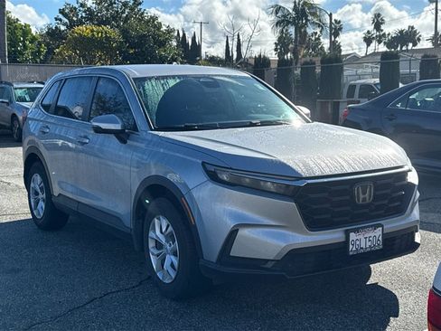 Used 2023 Honda CR-V LX image 2