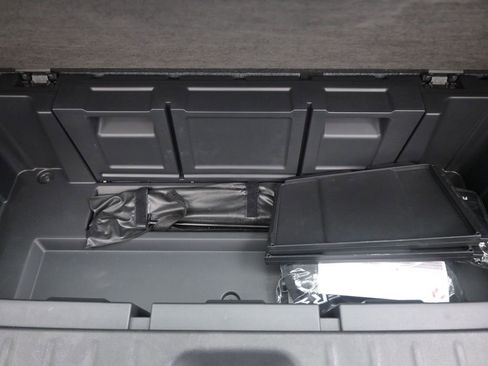 Used 2022 Nissan Pathfinder Platinum w/ Cargo Package image 16