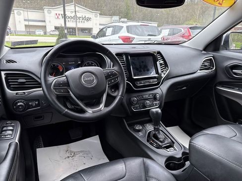 Used 2019 Jeep Cherokee Limited w/ Technology Group image 11