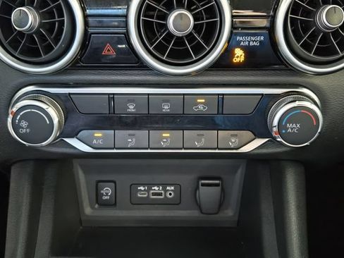 Used 2025 Nissan Sentra SV FWD image 21