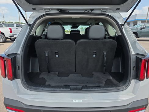 Used 2024 Kia Sorento S w/ Panoramic Sunroof Package AWD/4WD image 13