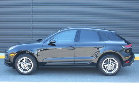 Certified 2025 Porsche Macan image 2
