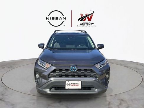 Used 2021 Toyota RAV4 XLE AWD/4WD image 7