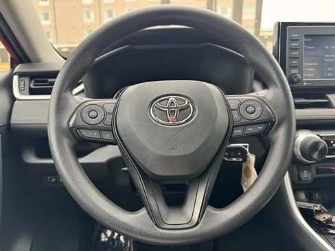 Certified 2022 Toyota RAV4 LE image 21