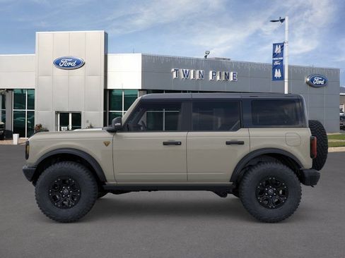 New 2025 Ford Bronco Badlands AWD/4WD image 3