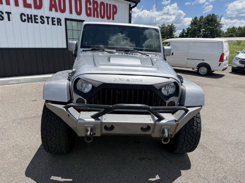 Used 2014 Jeep Wrangler Unlimited Sahara AWD/4WD image 3