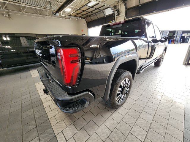 Used 2024 GMC Sierra 3500 Denali Ultimate AWD/4WD image 4