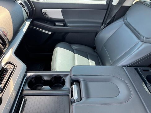 Used 2025 Ford Expedition Active AWD/4WD image 15