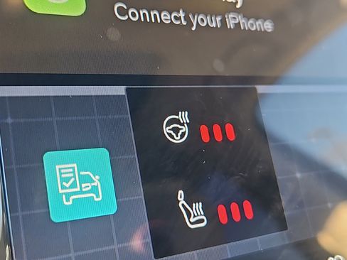 Used 2025 Volvo XC60 T8 Plus w/ Protection Package Premier image 14