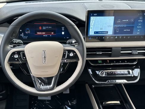 New 2025 Lincoln Corsair Premiere w/ Equipment Group 101A image 15