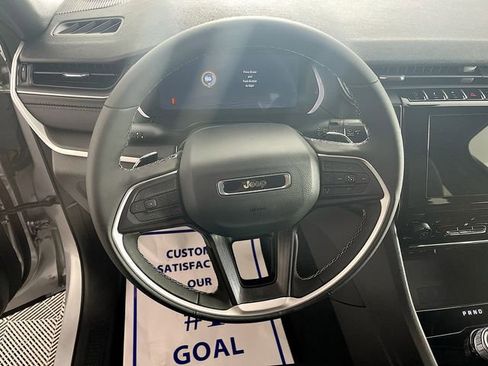 New 2025 Jeep Grand Cherokee Laredo w/ Luxury Tech Group I image 16