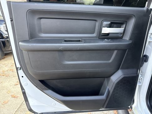 Used 2019 RAM 3500 Tradesman w/ Chrome Appearance Group image 24