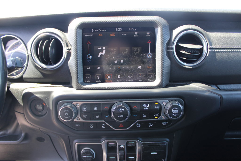 Used 2018 Jeep Wrangler Unlimited Sahara AWD/4WD image 22