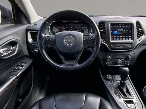Used 2020 Jeep Cherokee Trailhawk w/ Cold Weather Group AWD/4WD image 5