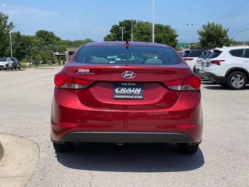 Used 2015 Hyundai Elantra SE w/ Option Group 02 FWD image 6