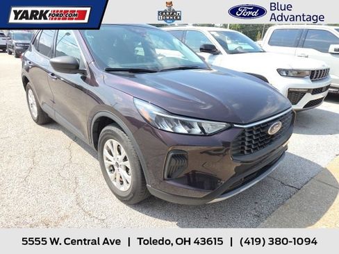 Certified 2023 Ford Escape Active AWD/4WD image 1