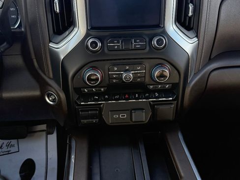 Used 2022 Chevrolet Silverado 1500 LTZ image 9