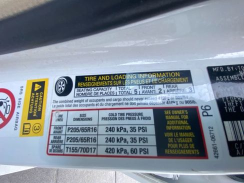 Used 2013 Toyota Camry LE image 26