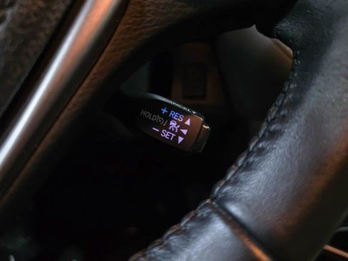 Used 2016 Toyota RAV4 Limited image 24