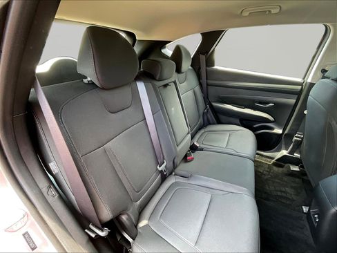 Used 2025 Hyundai Tucson SE FWD image 25