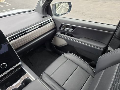 Used 2024 GMC Sierra EV Denali image 22