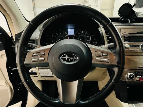 Used 2010 Subaru Legacy 2.5i Premium AWD/4WD image 17