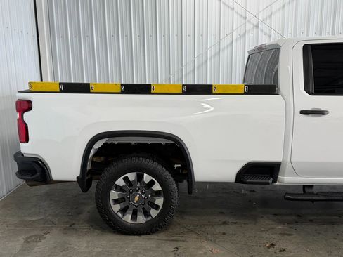 Used 2021 Chevrolet Silverado 2500 Custom w/ Custom Value Package AWD/4WD image 3