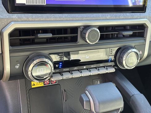 Used 2024 Toyota Tacoma 4x4 Double Cab Hybrid image 30