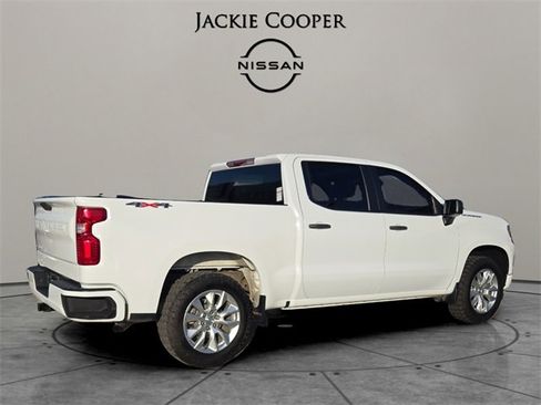 Used 2023 Chevrolet Silverado 1500 Custom image 5