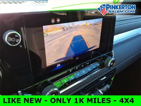 Used 2024 Chevrolet Colorado LT w/ LT Convenience Package image 23