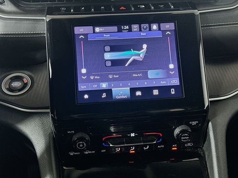 Used 2023 Jeep Grand Cherokee L Laredo image 23