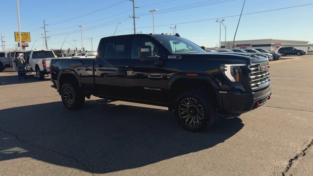 Used 2025 GMC Sierra 3500 AT4 w/ AT4 Premium Plus Package AWD/4WD image 2