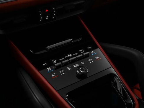 Used 2025 Porsche Cayenne S image 36