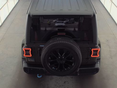 Used 2023 Jeep Wrangler Unlimited Sahara w/ Cold Weather Group AWD/4WD image 5