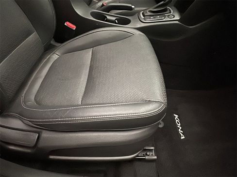 Used 2018 Hyundai Kona Limited image 17