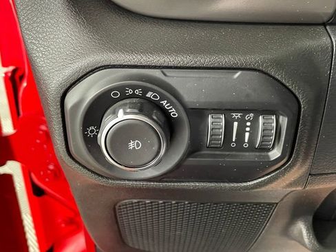 Used 2018 Jeep Wrangler Unlimited Sport S AWD/4WD image 16