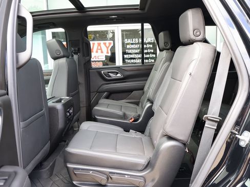 Used 2023 Chevrolet Tahoe Z71 w/ Z71 Off-Road Package AWD/4WD image 27