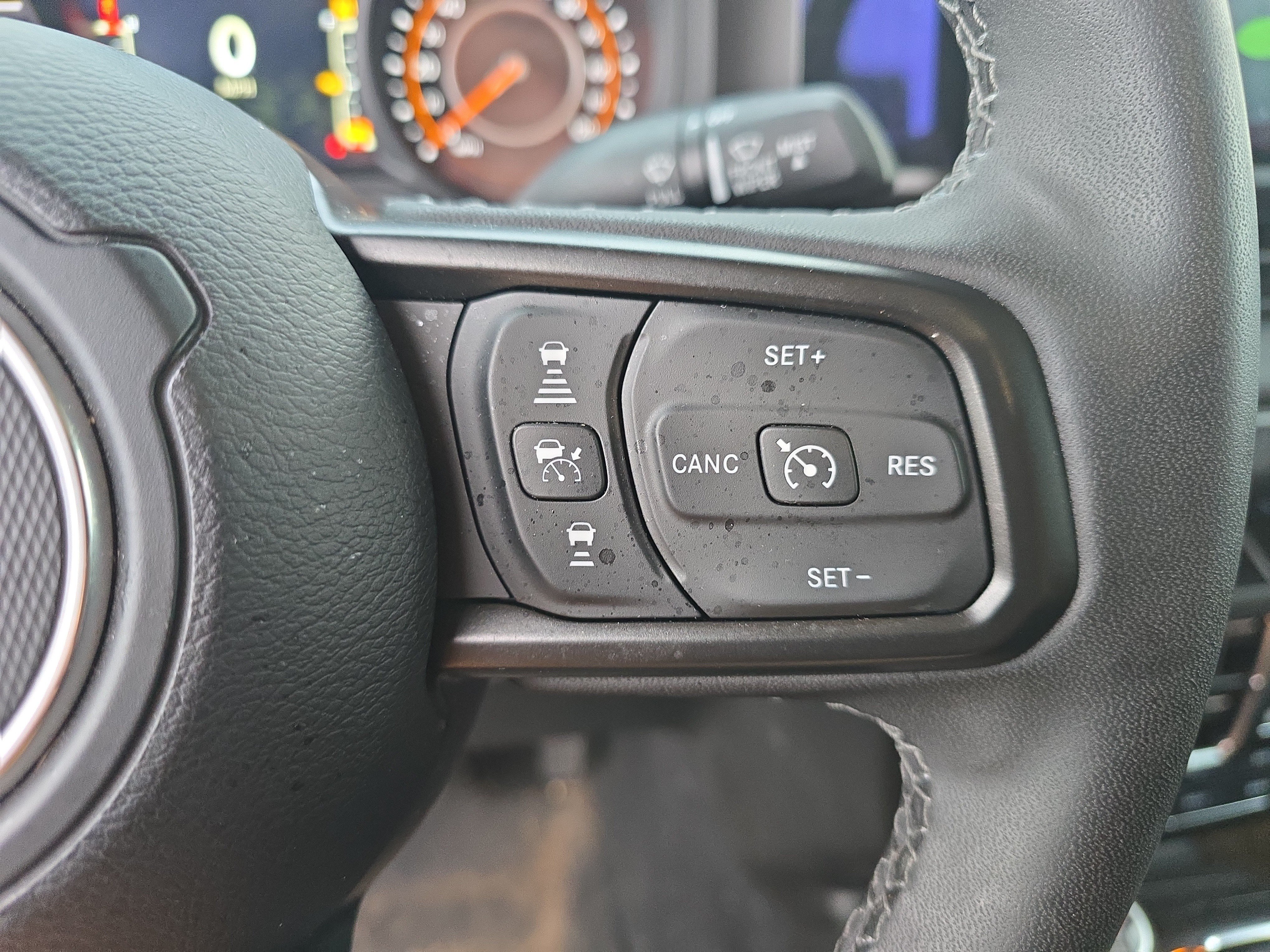 Used 2025 Jeep Gladiator Mojave w/ Convenience Group AWD/4WD image 21