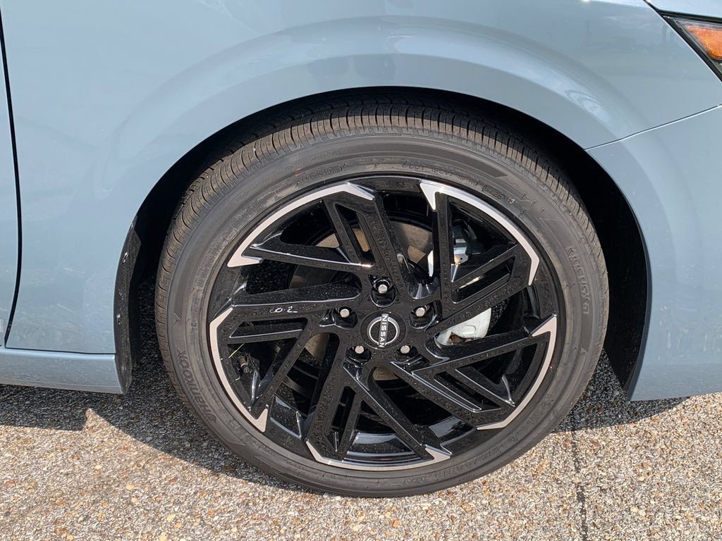 New 2026 Nissan Sentra SR w/ SR Premium Package FWD image 6