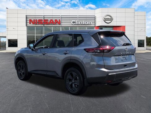 New 2026 Nissan Rogue SV FWD image 5