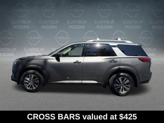 Used 2025 Nissan Pathfinder SL FWD video 2